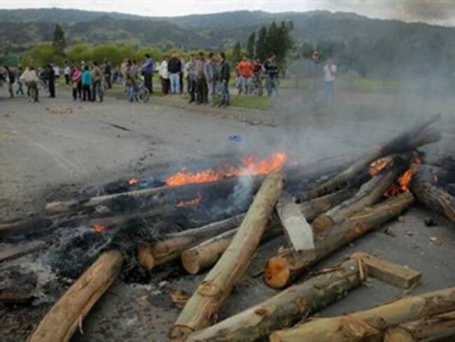 Cafeteros, mineros y transportadores de Risaralda no acatan orden de desbloqueo
