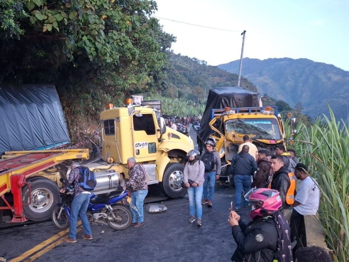 Choque múltiple entre cuatro vehículos obligó al cierre total de la vía Ibagué - Calarcá