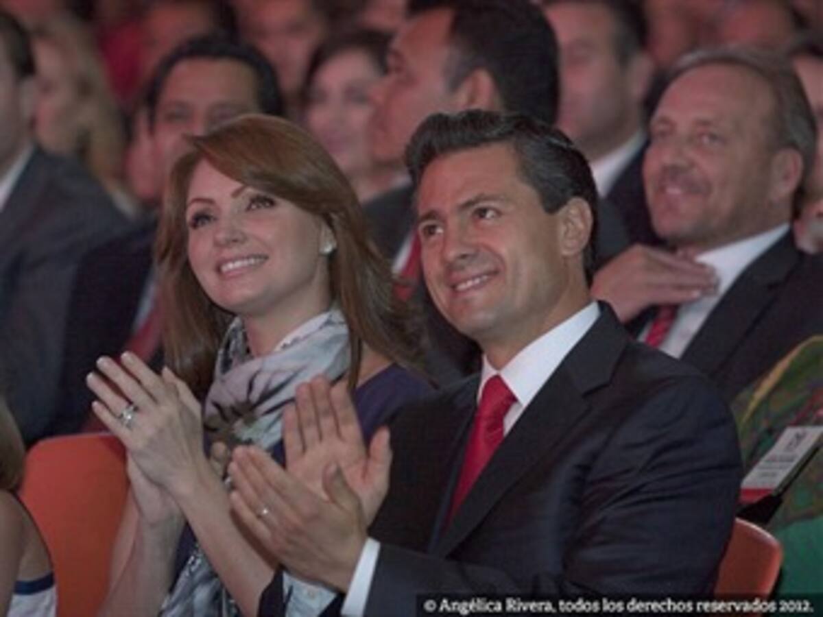 Presidente de México ordena investigar los escándalos de su propio gobierno
