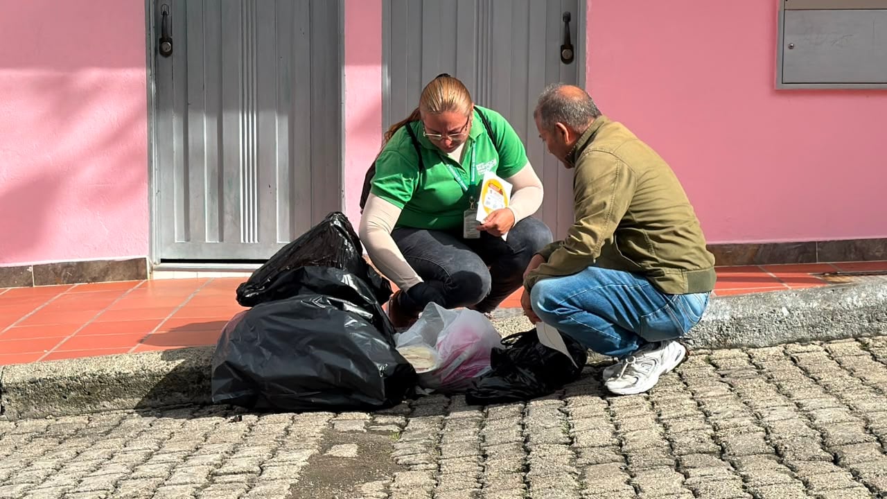 Recolección de basuras en Guarne, Antioquia - foto alcaldía