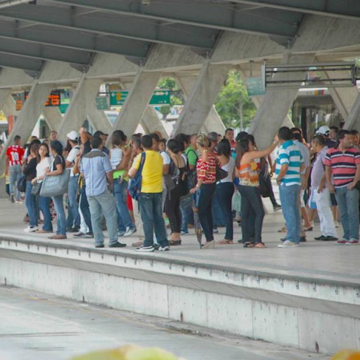 En un 25% reducida operación del Transmetro