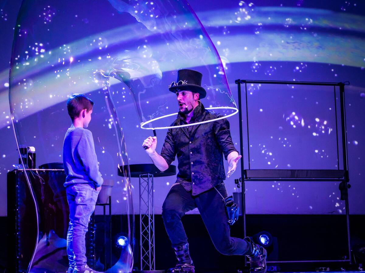 El Mago de las Burbujas Pierpaolo Laconi presenta “Dreaming Bubbles”