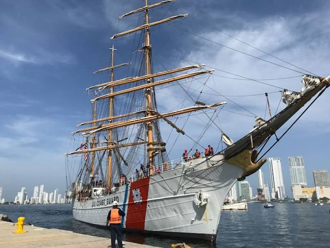 Llega a Cartagena el buque USCGC “Eagle”