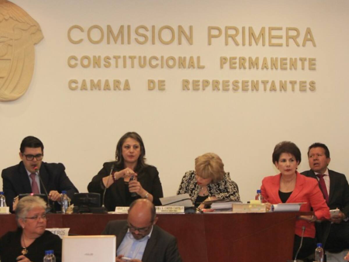 Unidad Nacional le pone freno de mano al fast track