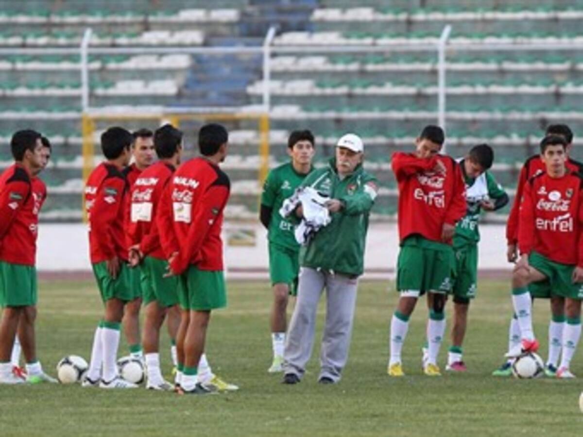 Morales afirma que tiene "mucha confianza" en equipo que enfrentará a Chile