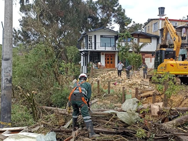 Organismos de socorro adelantan labores en diferentes ubicaciones de Bogotá y Cundinamarca debido a las fuertes lluvias / vía Secretaría Distrital de Ambiente