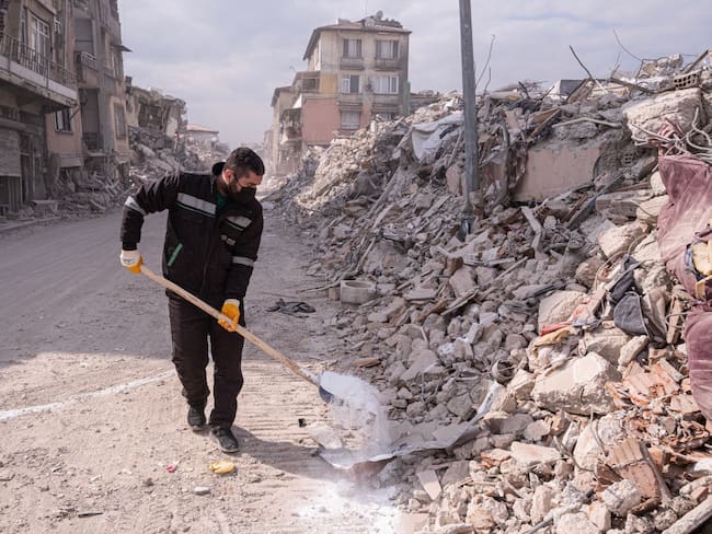 HATAY, TURKIYE- FEBRUARY 19: City destroyed by an earthquake on February 19, 2023 in Hatay, Türkiye. The death toll from a catastrophic earthquake that hit Turkey and Syria has topped 41,000, with search and rescue teams starting to wind down their work. (Photo by Ugur Yildirim / dia images via Getty Images)