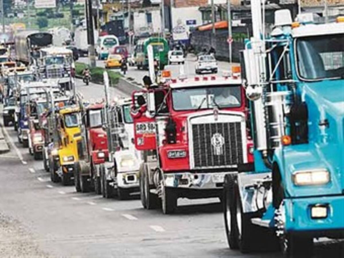 Más de 340.000 camioneros en paro nacional