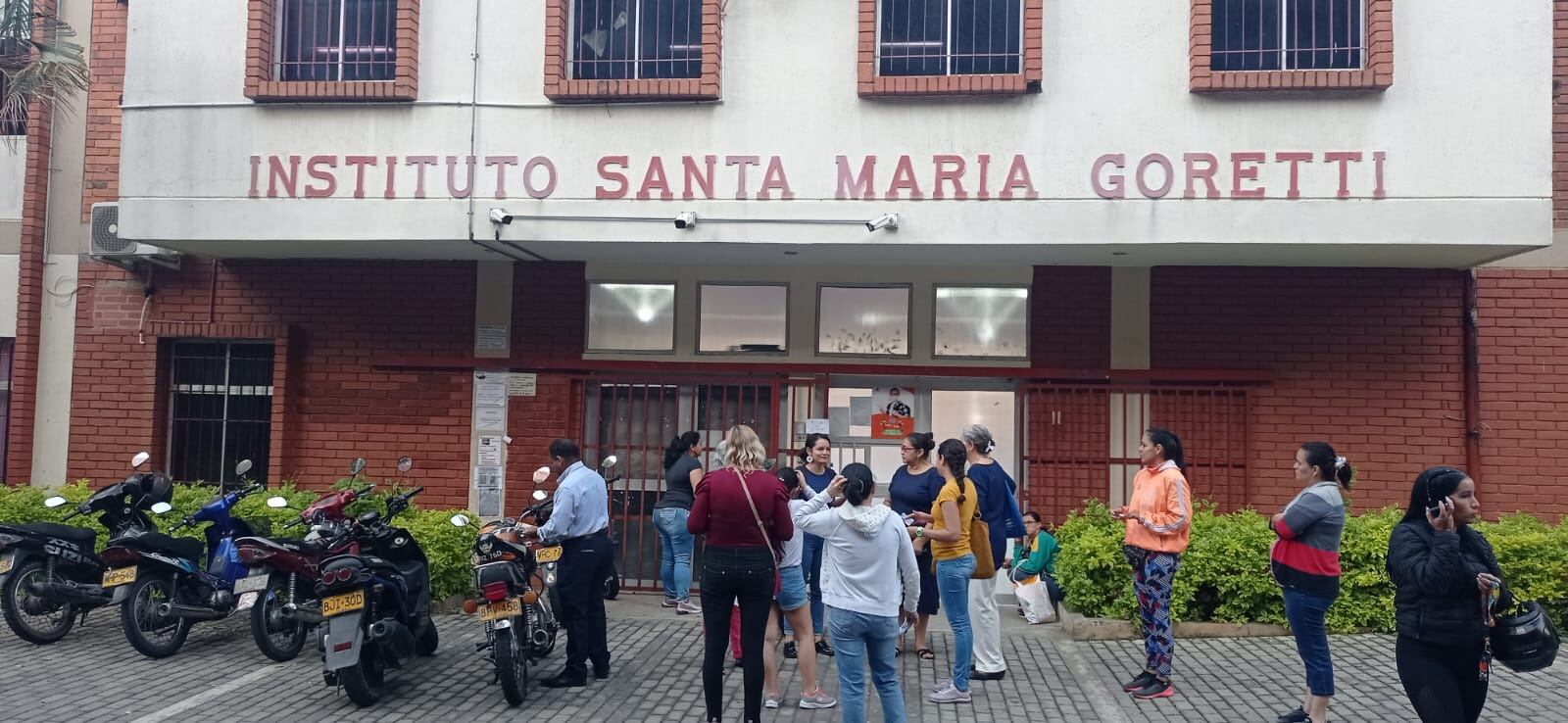 Padres de familia del Colegio Goretti denuncian hacinamiento