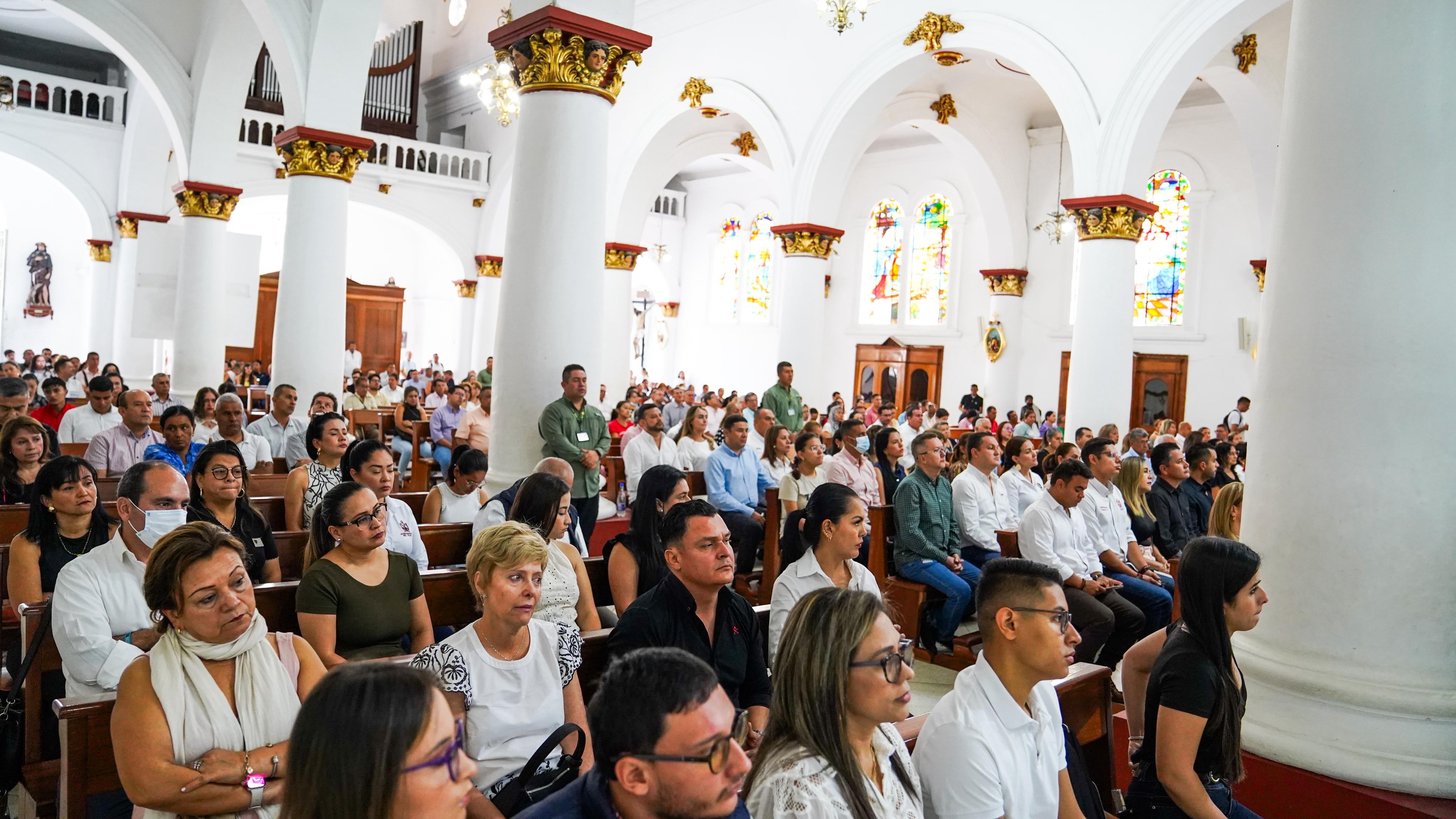 Eucaristía en Ibagué por la memoria del senador y precandidato presidencial Miguel Uribe Turbay.