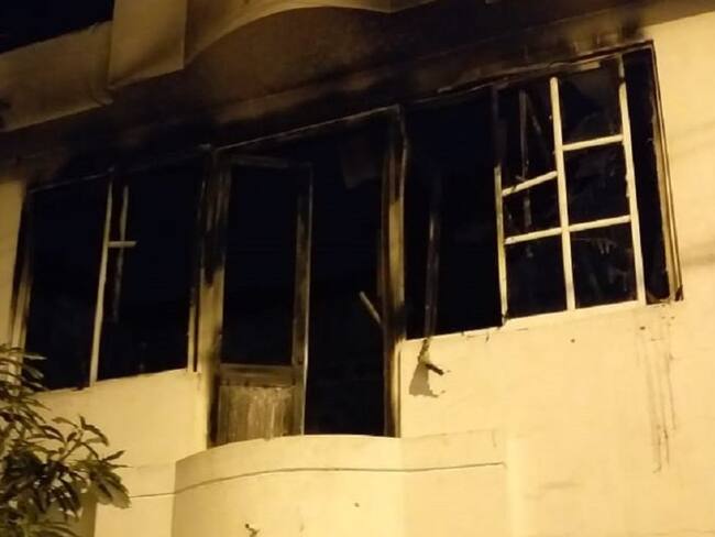 El incendio se registró en una vivienda de dos plantas en el barrio Las Palmeras Manzana 19 lote 25