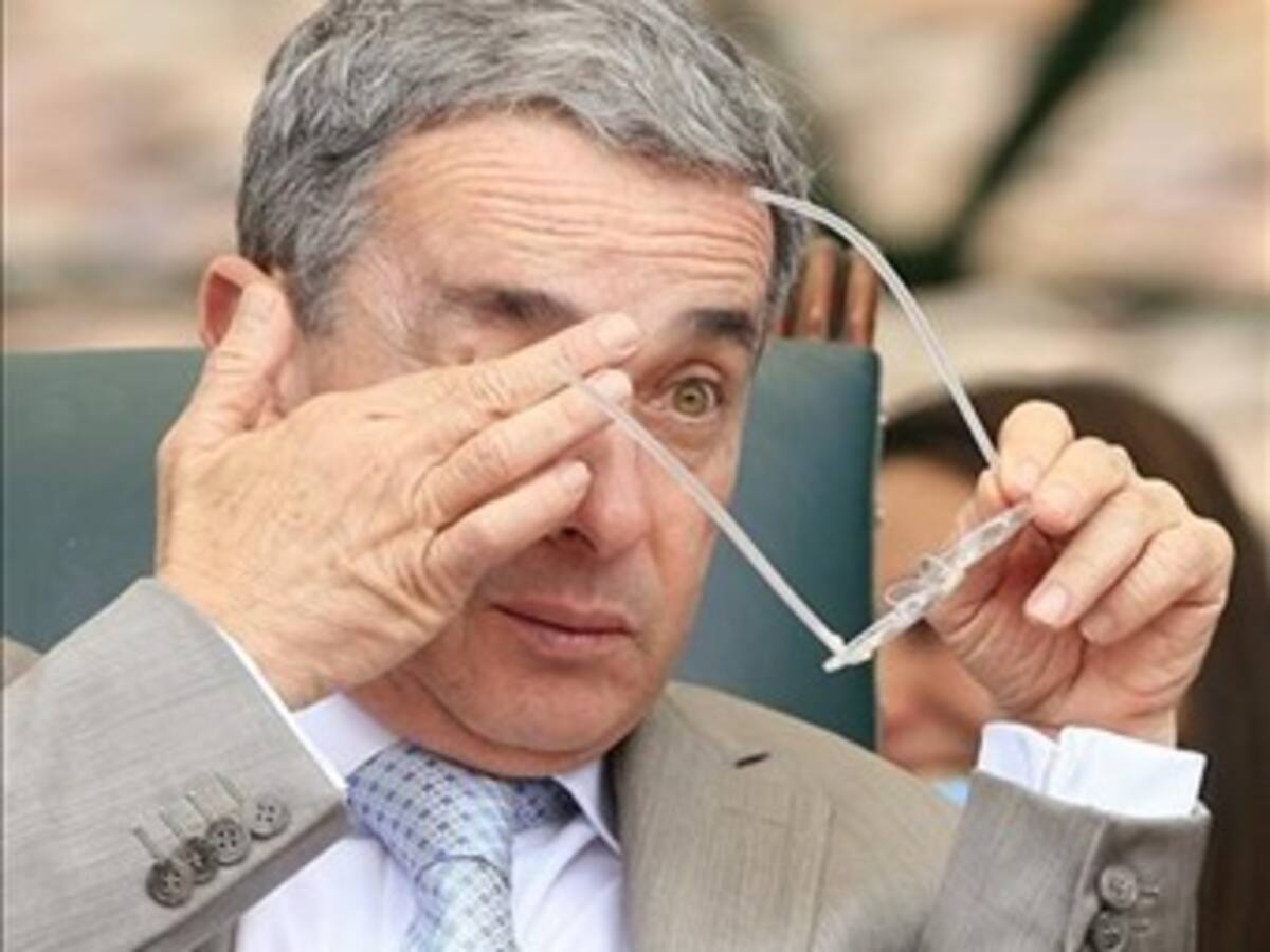 Uribe anuncia estrategia de defensa judicial para uniformados