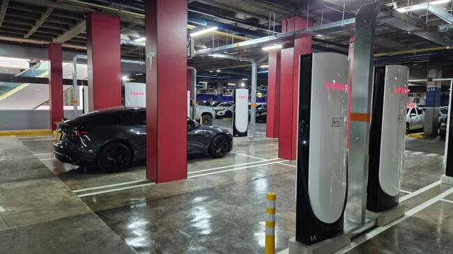 Tesla Unicentro