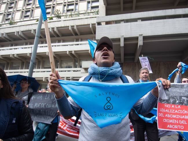 La bancada provida del Congreso radicó, ante la Registraduría Nacional, el referendo por la vida con el que busca tumbar la decisión de la Corte Constitucional de despenalizar la interrupción voluntaria del embarazo hasta la semana 24