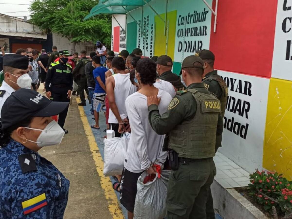 Trasladan a 150 detenidos a cárceles de Barranquilla