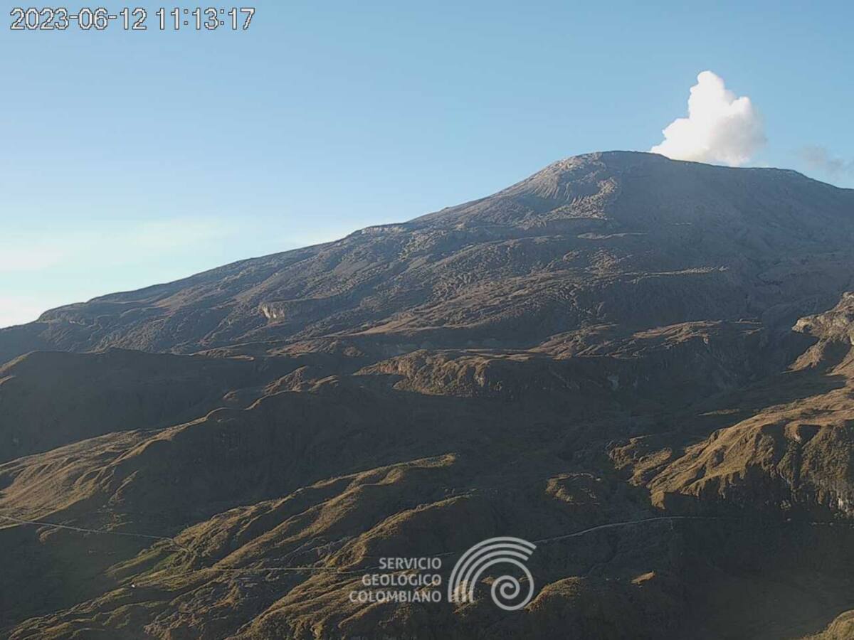 El Volcán Nevado del Ruiz continúa con niveles bajos de sismicidad, sigue en nivel naranja