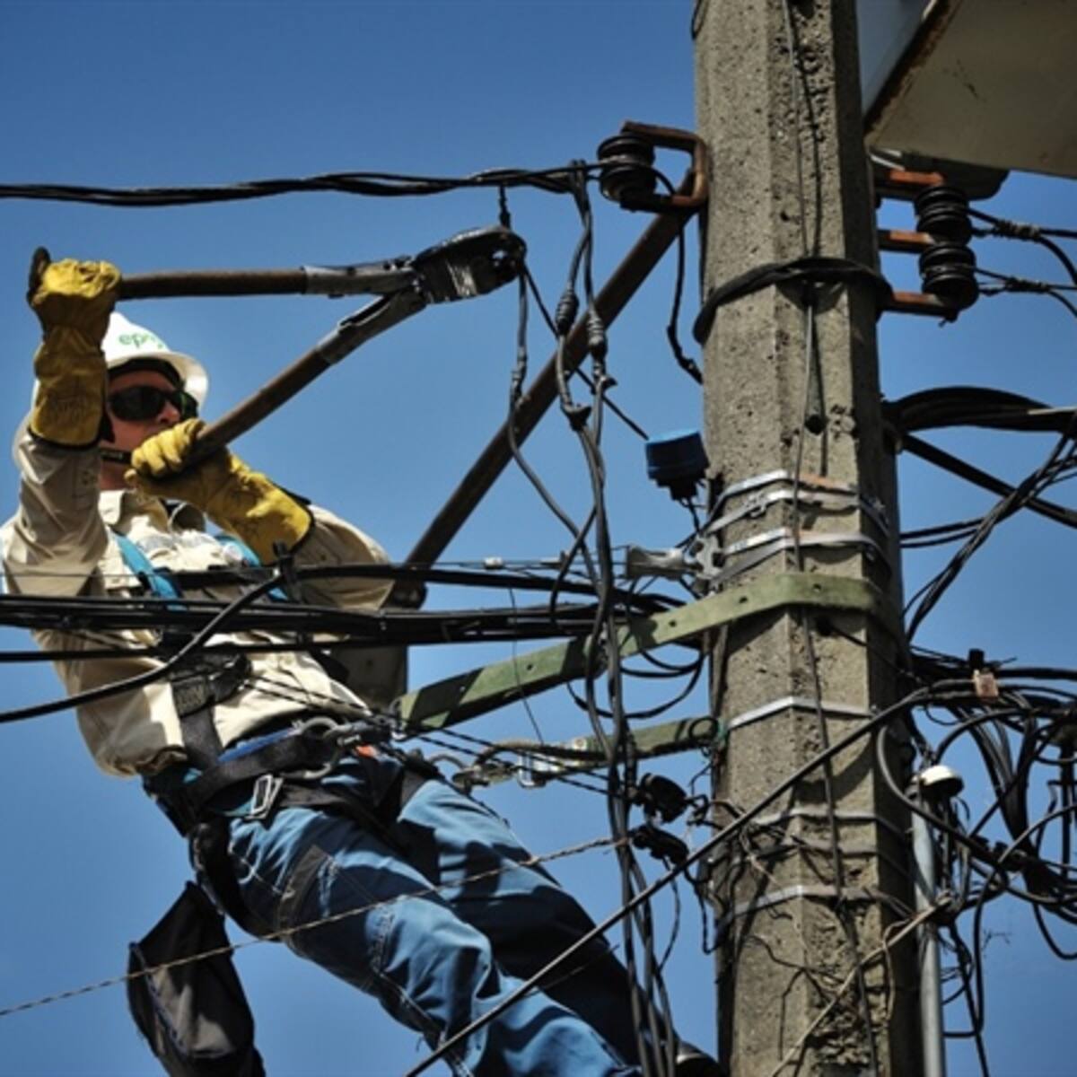Gobierno debe $ 2.4 billones a los distribuidores de energía, por subsidios