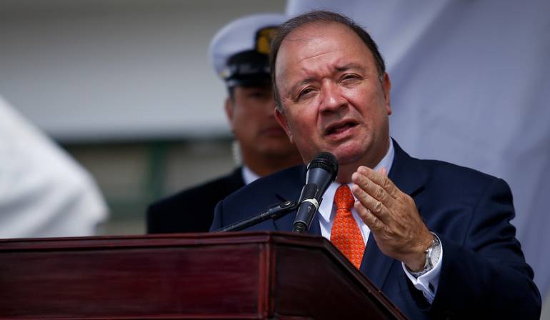 Ministro de Defensa, Luis Carlos Villegas