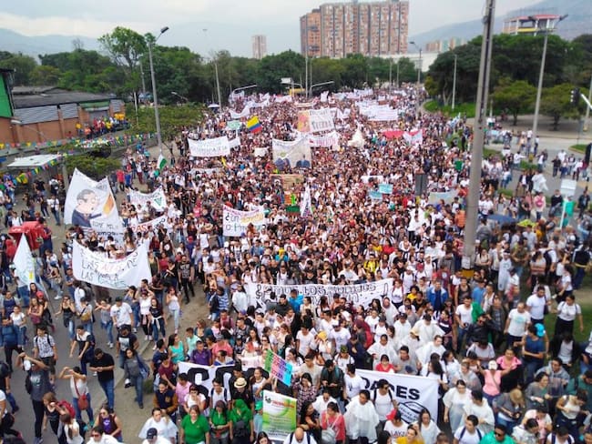Medellín marchó por la universidad pública