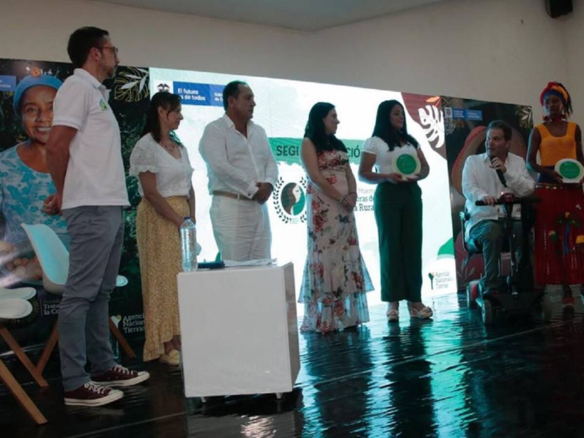 Una mujer emprendedora de Bolívar recibió premio nacional de la ANT
