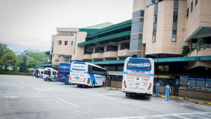 Terminal de transporte no exige carné de vacunación
