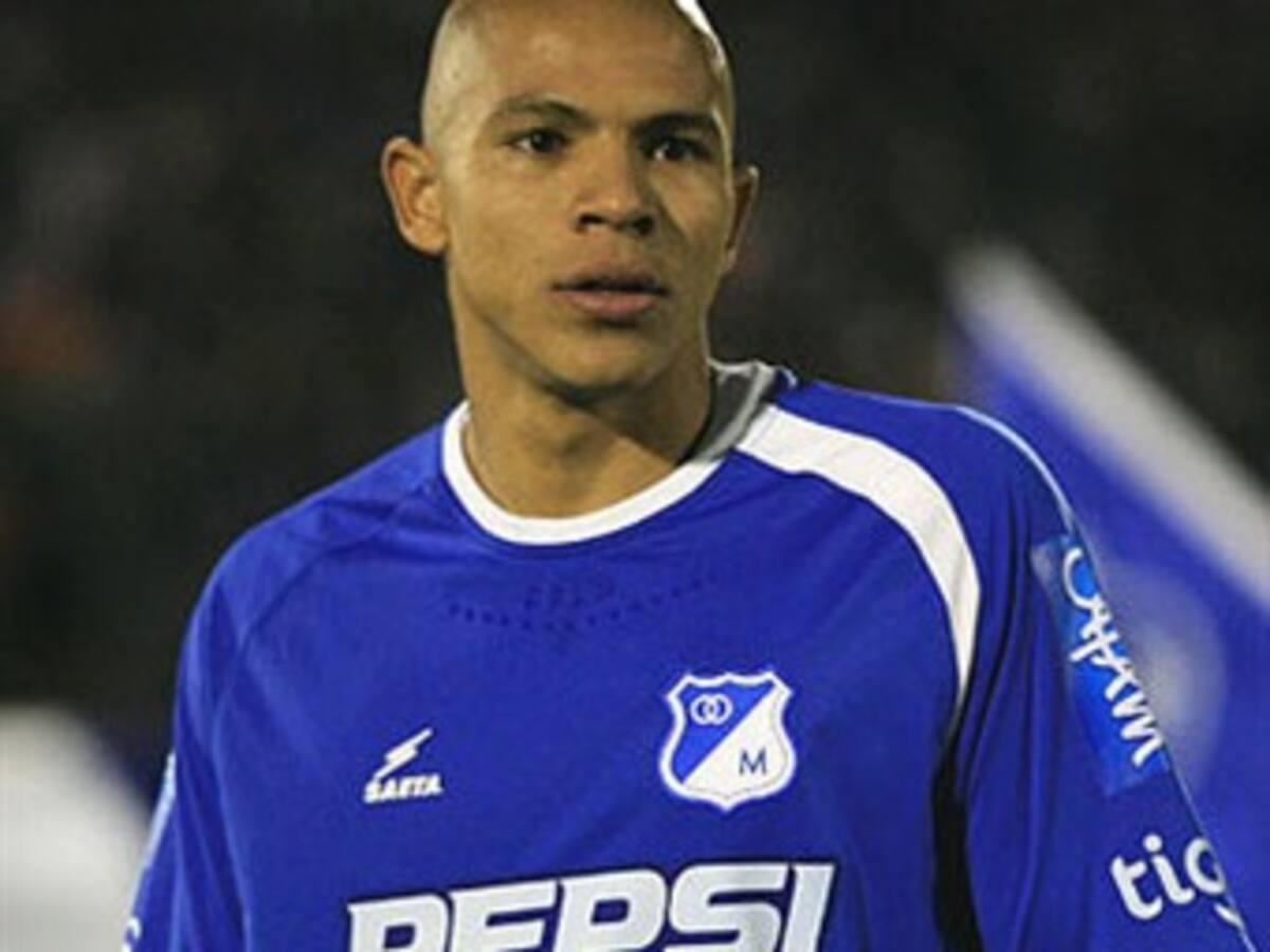 Jonathan Estrada realiza trámites para unirse a la Real Sociedad