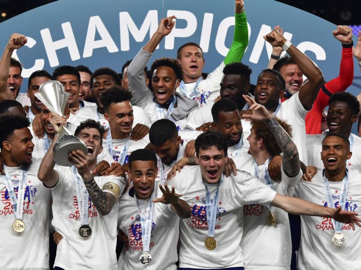 Estados Unidos remonta ante México y se proclama campeón en el tiempo extra