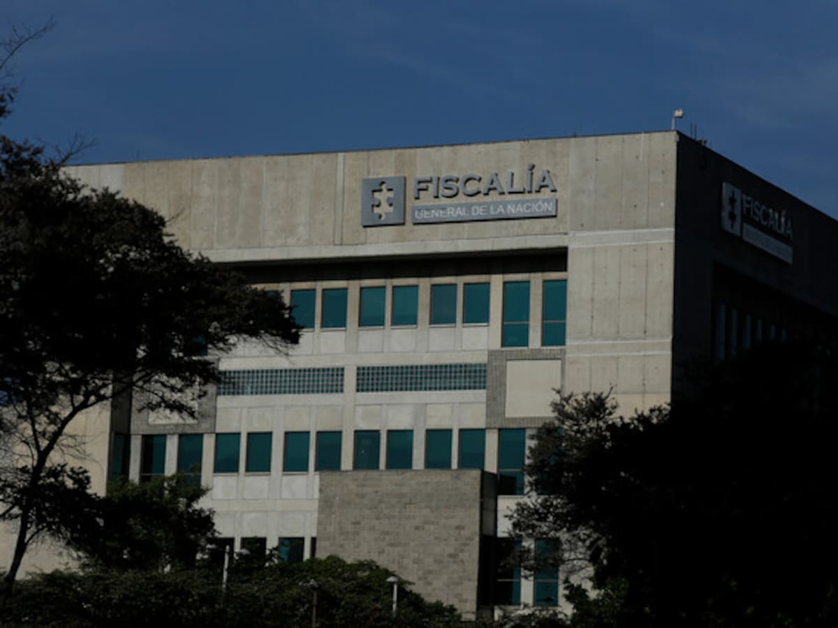 Fiscalía prepara escrito de acusación a funcionarios por presunto cartel de extorsiones