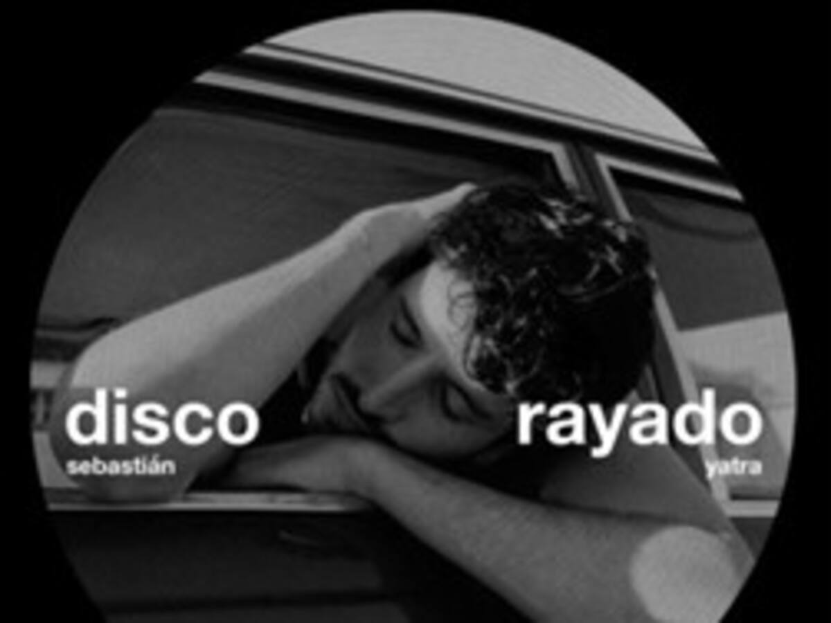 SEBASTIÁN YATRA le da vida al desahogo con su nuevo tema “DISCO RAYADO”