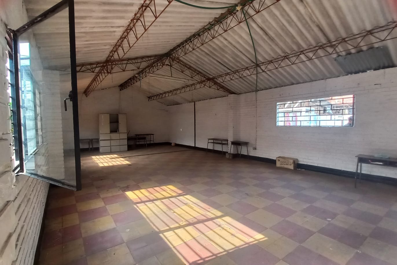 La infraestructura presenta deterioro y hace falta dotación