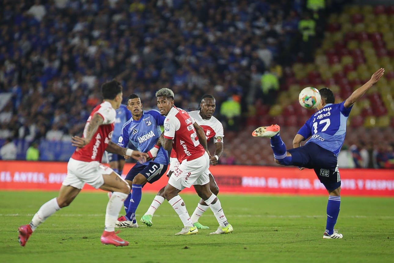 Clásico capitalino entre Independiente Santa Fe y Millonarios FC. (Colprensa - Cristian Bayona).