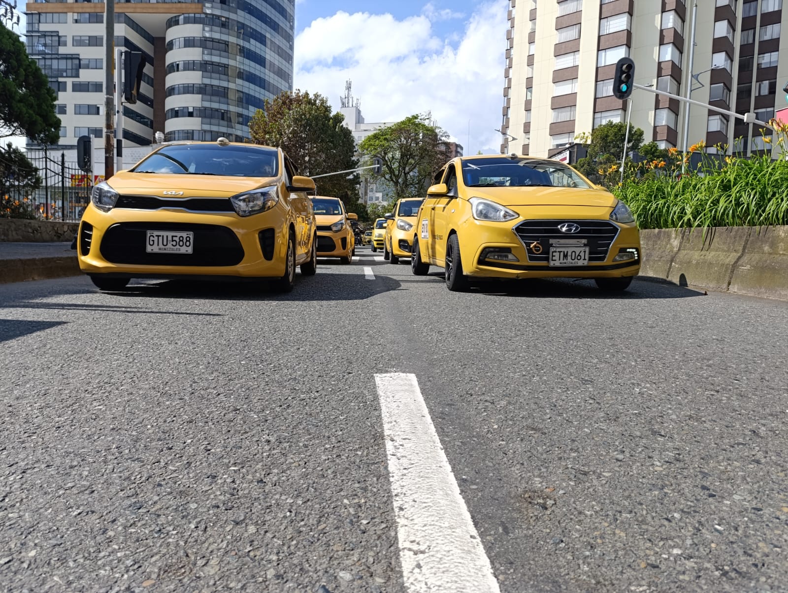 En Manizales, hay 2.200 taxis matriculados.