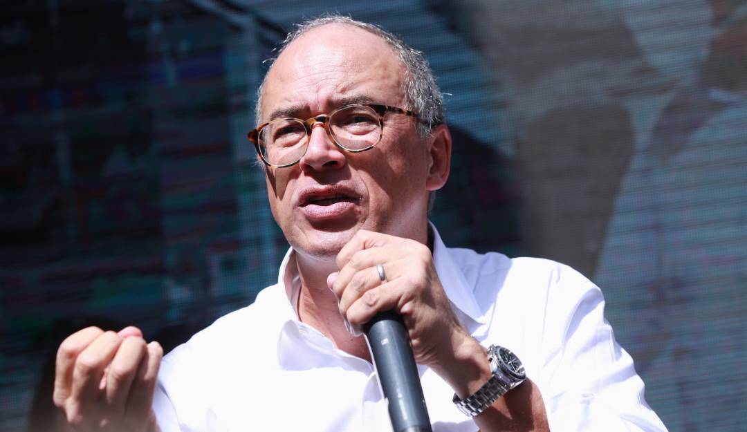 Echeverry había entregado a la Registraduría 950 mil firmas (Colprensa)