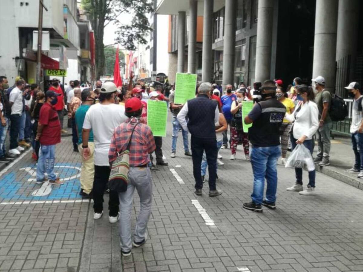 Nuevo día de protestas en Pereira por parte de docentes y trabajadores