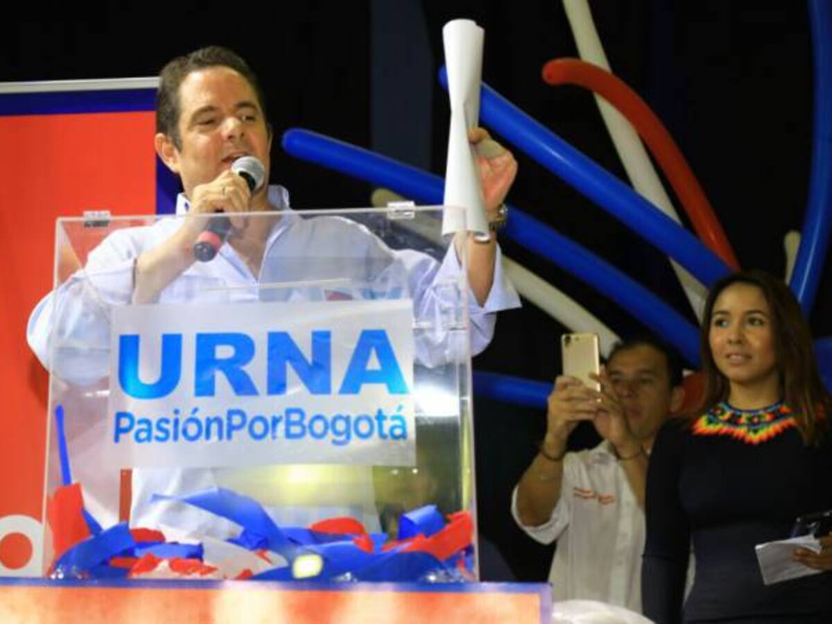 Vargas Lleras se compromete a mejorar la seguridad y movilidad en Bogotá