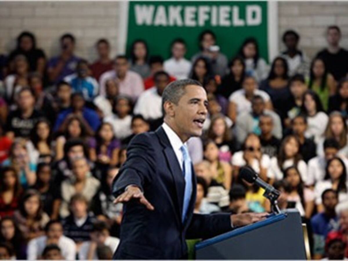 Obama le pidió esfuerzo y constancia a los estudiantes en un mensaje rodeado de polémica