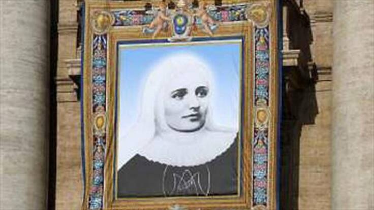 Sigue en firme ley que rinde honores a la madre Laura