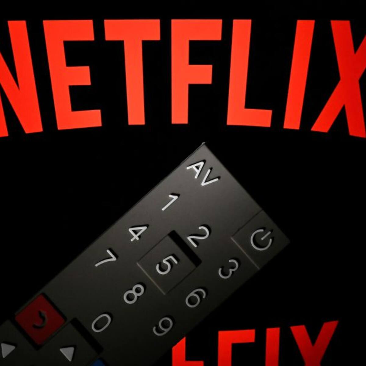 Netflix prueba pago adicional para quienes comparten cuentas