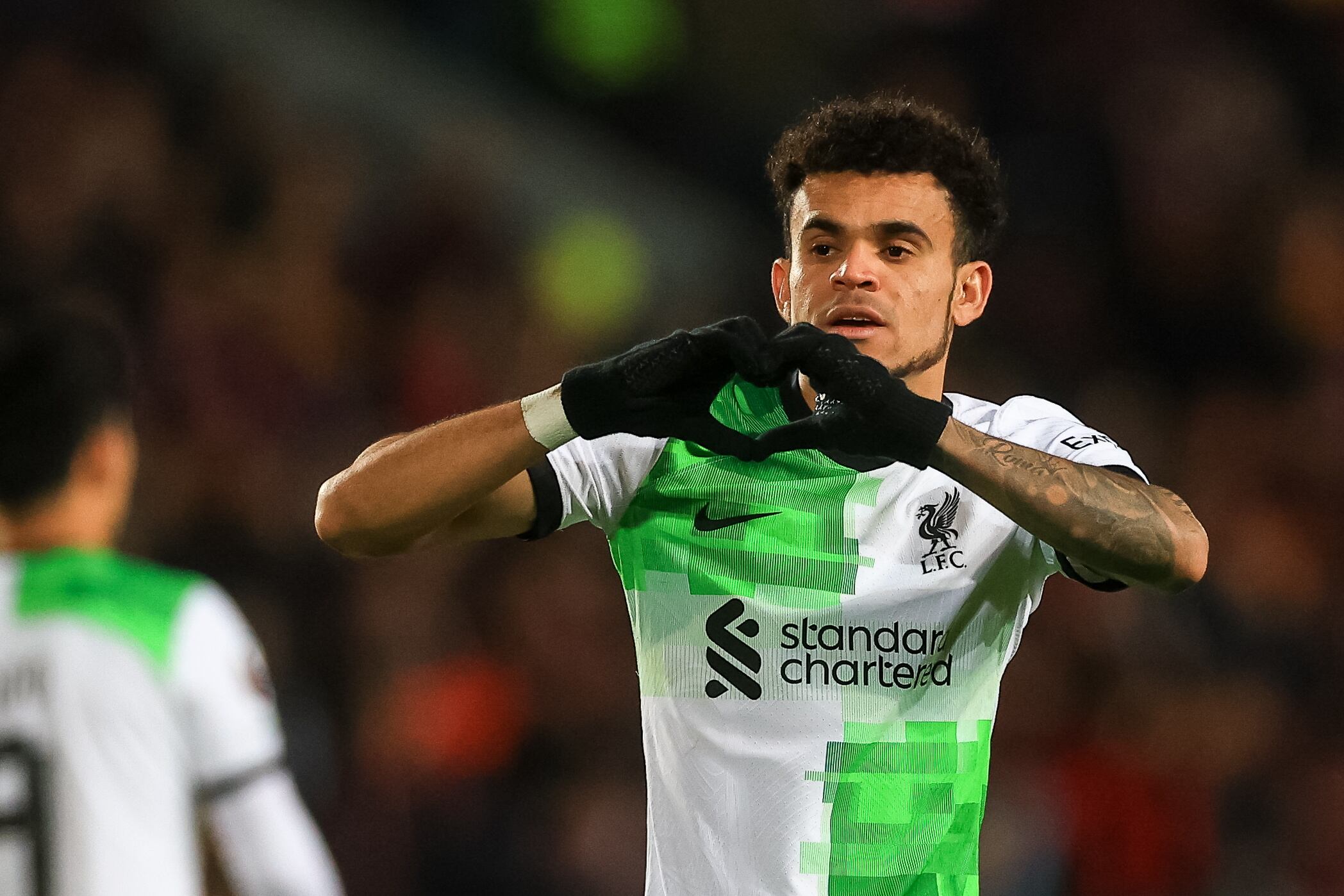 Luis Díaz festeja uno de sus goles con el Liverpool convertidos en la presente temporada. EFE/EPA/MARTIN DIVISEK
