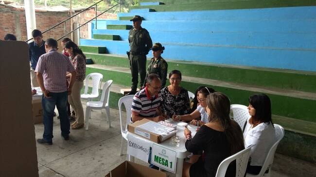 Lluvias y fallas en servicio de energía durante Consulta Liberal en Norte de Santander. Foto: Cortesía policía Norte de Santander