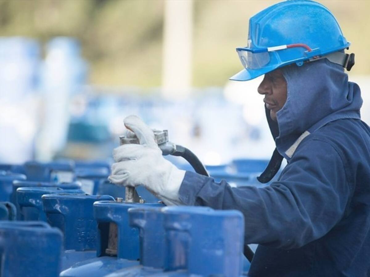 Siguen las visitas de inspección a prestadores de energía y gas en el país