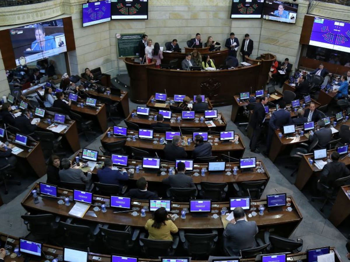Proponen entregar curules a integrantes en retiro de Fuerzas Armadas