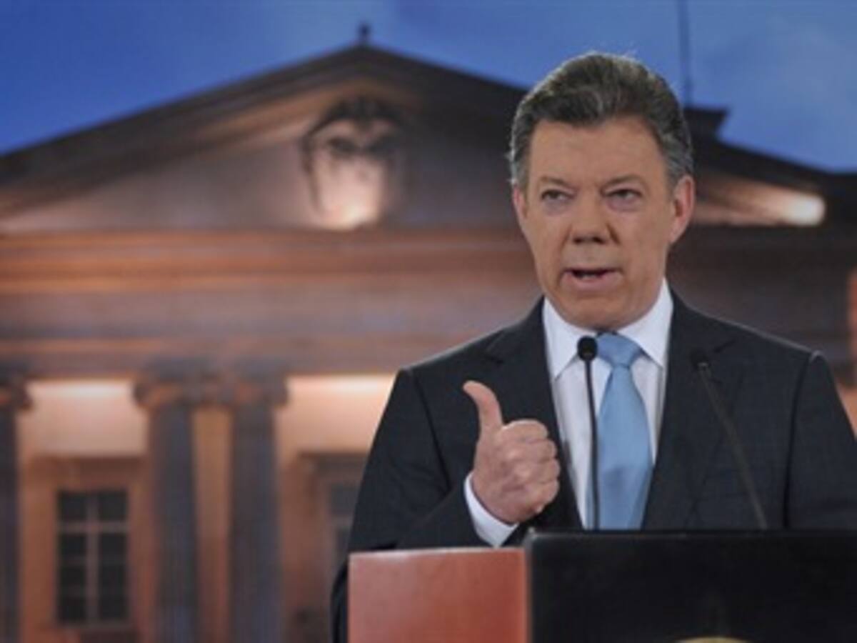 Hay líneas rojas que el Gobierno no negociará con las Farc: Santos