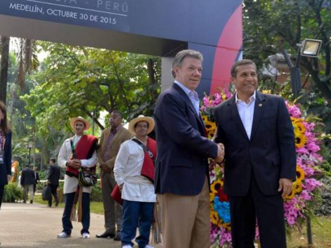 Perú se ofrece a contribuir para alcanzar la paz en Colombia