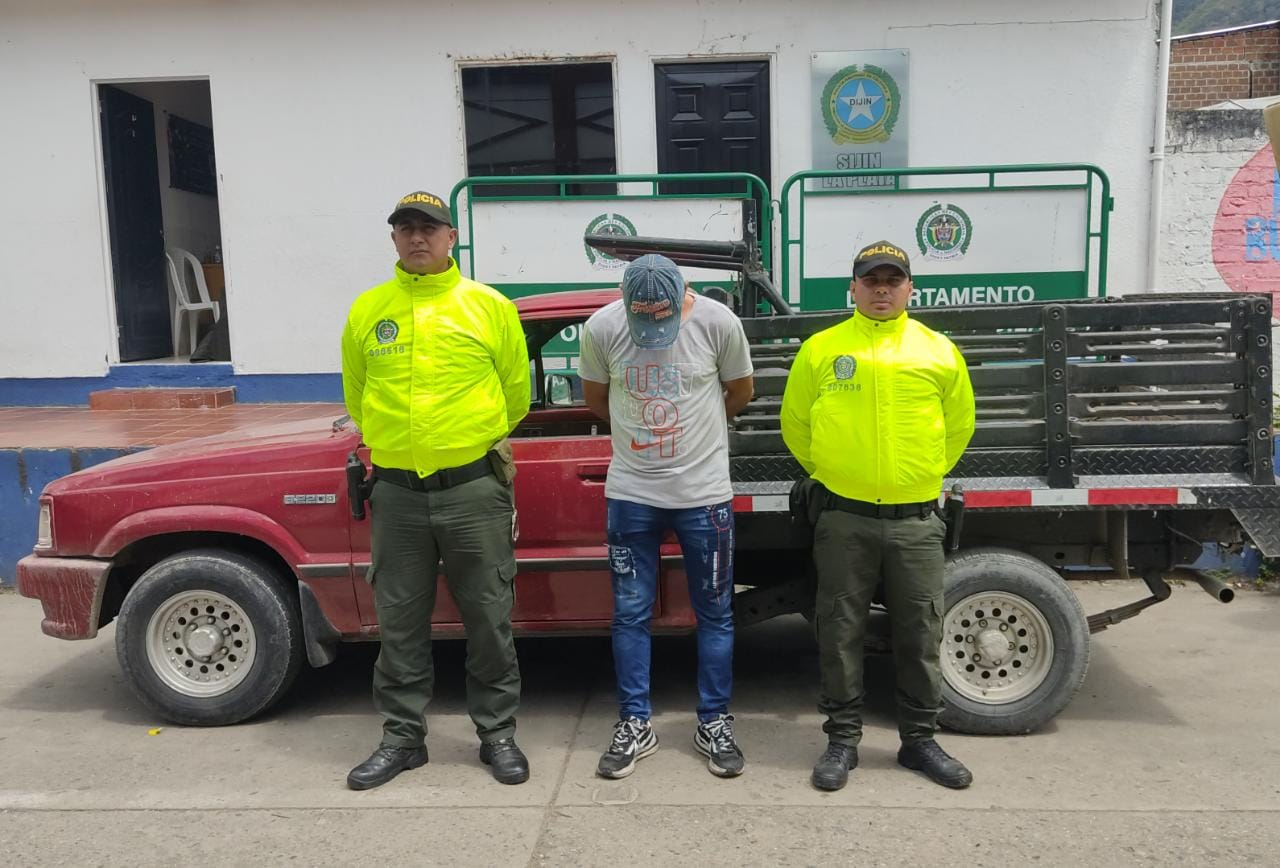 Este sujeto fue presentado ante la Fiscalía 38 local URI a espera que se defina su situación judicial.