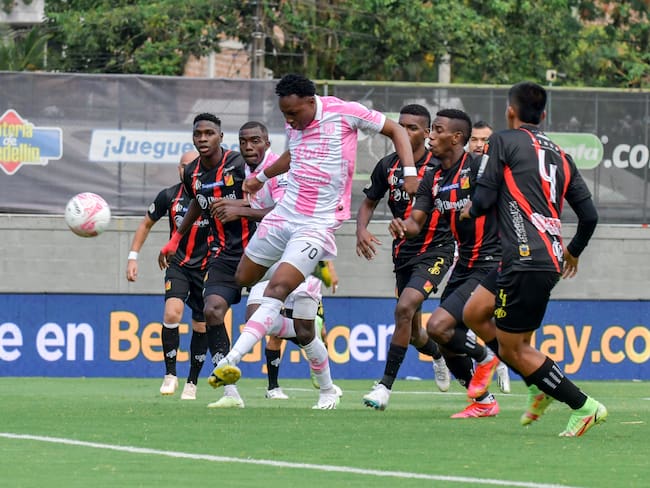 Primer enfrentamiento de la jornada 15 del fútbol colombiano / Colprensa