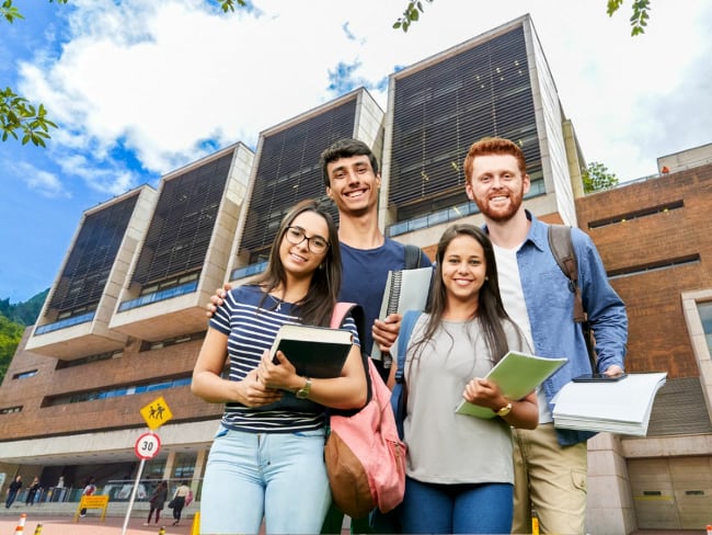 10 universidades de Colombia con más garantía de empleo tras graduarse, según ranking mundial. Foto de Getty Images