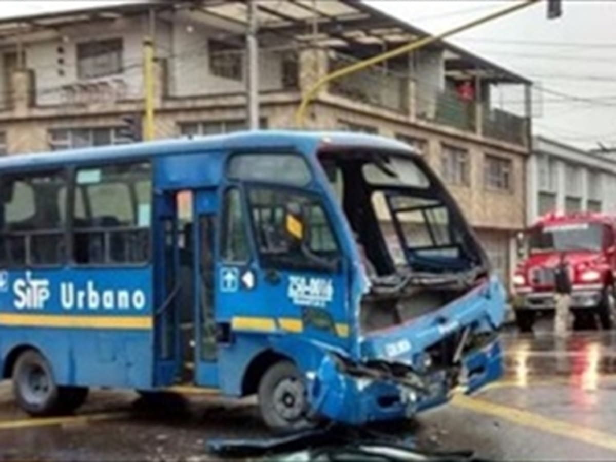 Concejal denuncia que, cada 20 minutos se accidenta un bus del Sitp