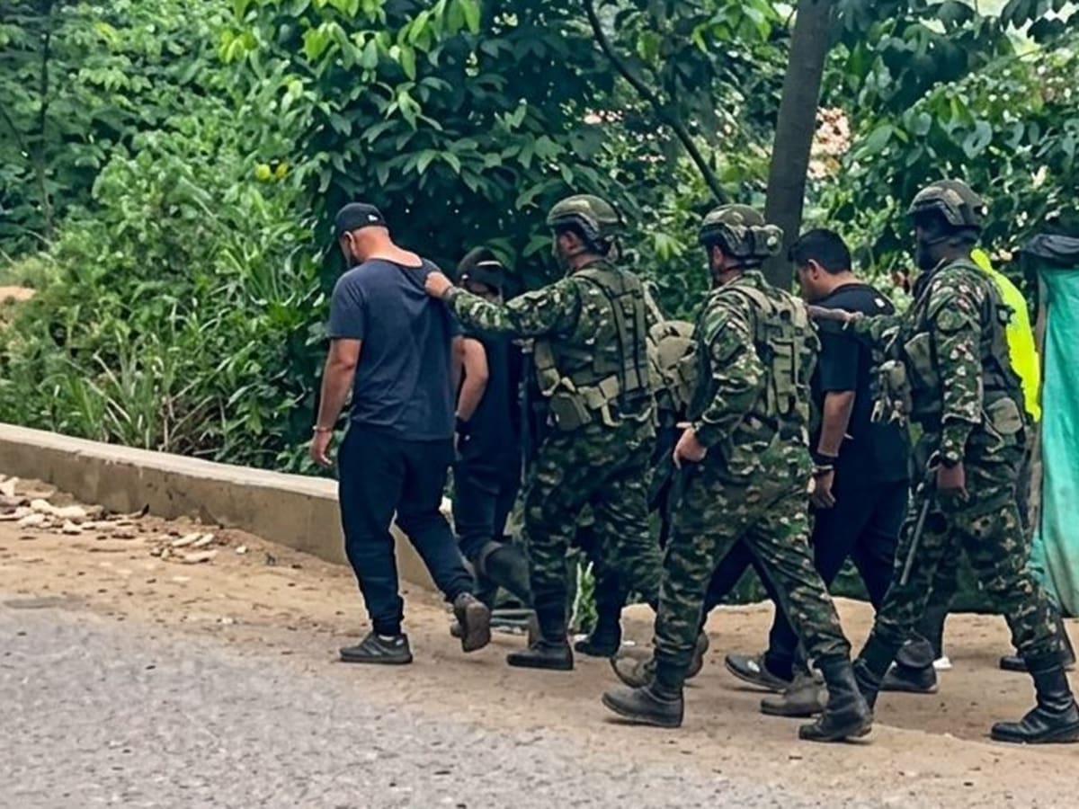 Capturan a disidentes que extorsionaban a mineros ilegales para dejarlos trabajar en Ataco, Tolima