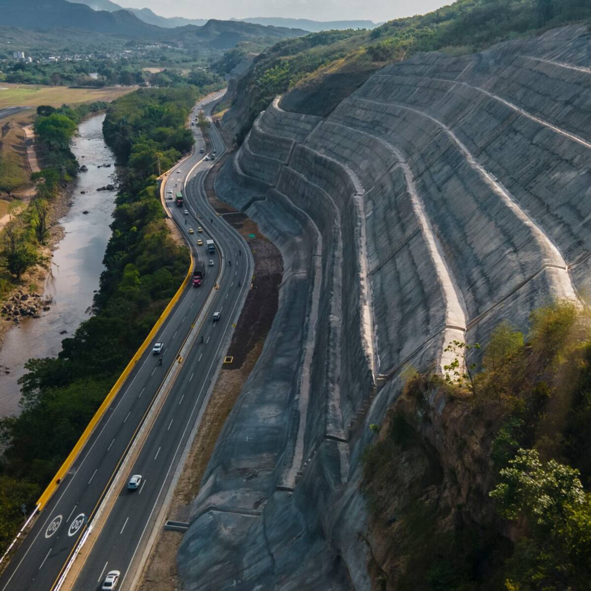 Vía Bogotá - Girardot: Se habilitarán 50 km de carretera para este puente festivo
